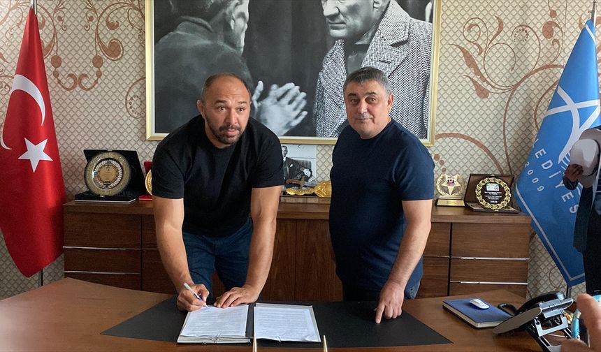Başpehlivan Ali Gürbüz, Aksu Belediyesi ile sözleşme imzaladı