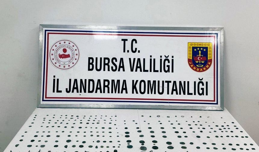 Bursa'da tarihi eser niteliği taşıyan 222 sikke ile 41 obje ele geçirildi
