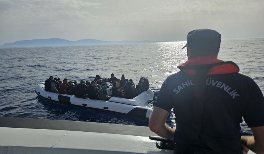 İzmir açıklarında 37 düzensiz göçmen yakalandı