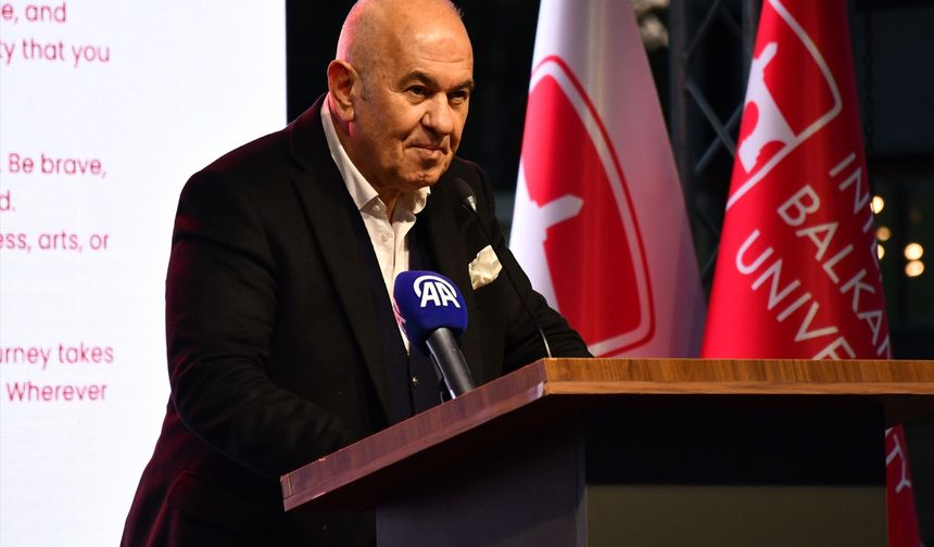 Üsküp'teki Uluslararası Balkan Üniversitesinde mezuniyet töreni düzenlendi