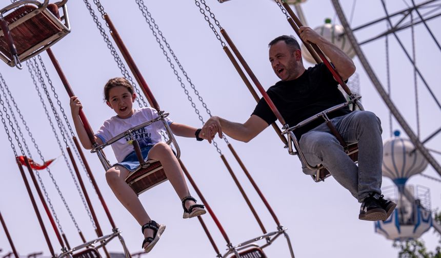 Bayramda Ankara'da kalanlar Gençlik Parkı'nda vakit geçirdi