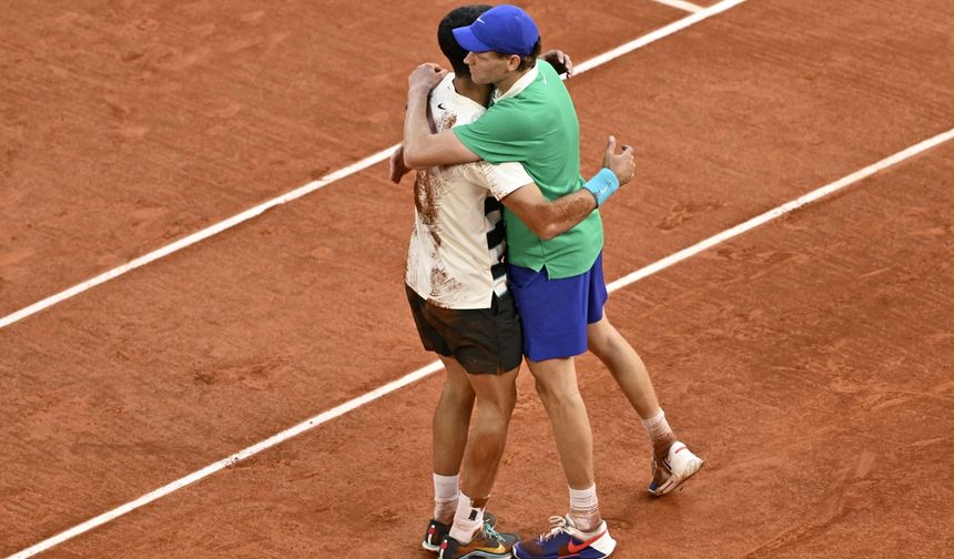 Carlos Alcaraz, Fransa Açık Tenis Turnuvası'nda şampiyon oldu