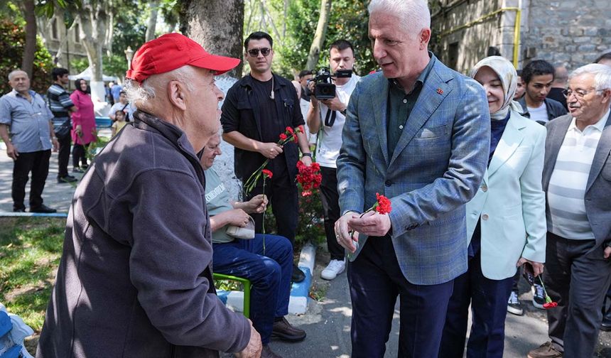 İstanbul Valisi Gül, Darülaceze sakinleriyle bayramlaştı