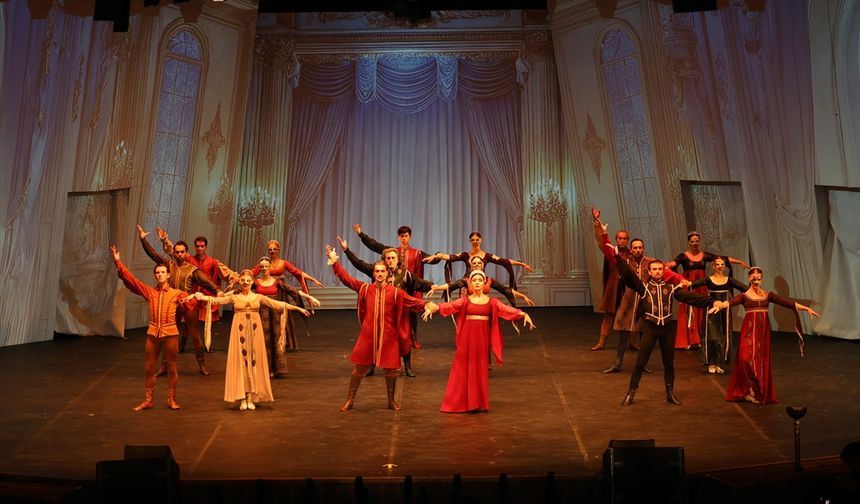 22. Uluslararası Bodrum Bale Festivali "Romeo ve Juliet" temsiliyle devam etti