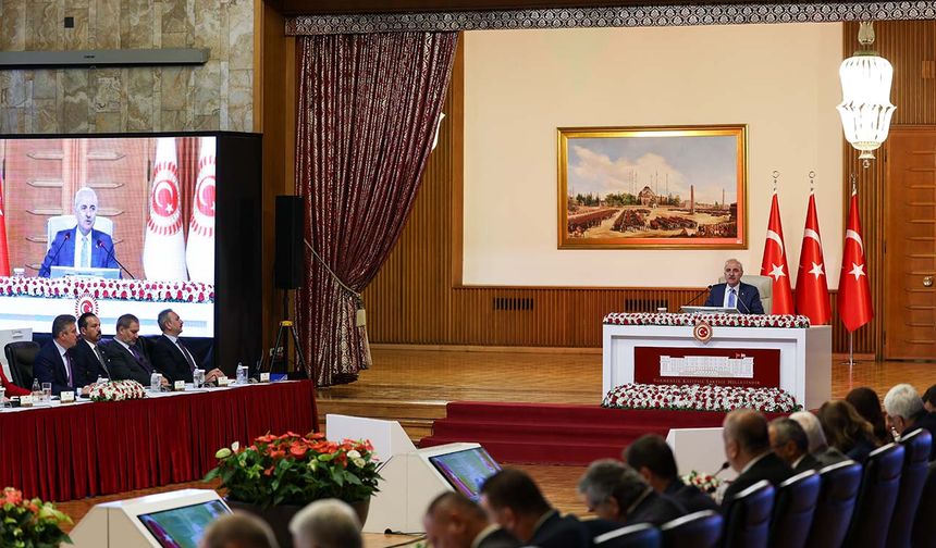Komisyon Cumartesi Anneleri"ni ve "Barış Anneleri"ni dinledi