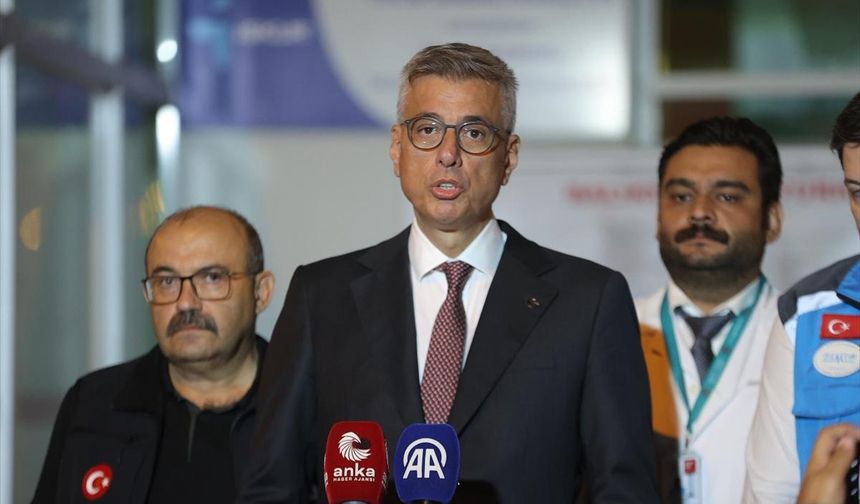 Sağlık Bakanı Memişoğlu, 6,1 büyüklüğünde depremin yaşandığı Sındırgı'da açıklama yaptı: