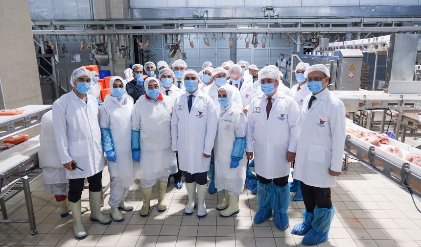 Sanayi ve Teknoloji Bakanı Kacır, Erzincan Tavuk Kombinası'nı ziyaret etti