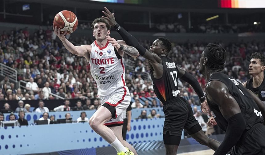 12 Dev Adam, 2025 Avrupa Basketbol Şampiyonası'nda ikinci olarak gümüş madalya elde etti