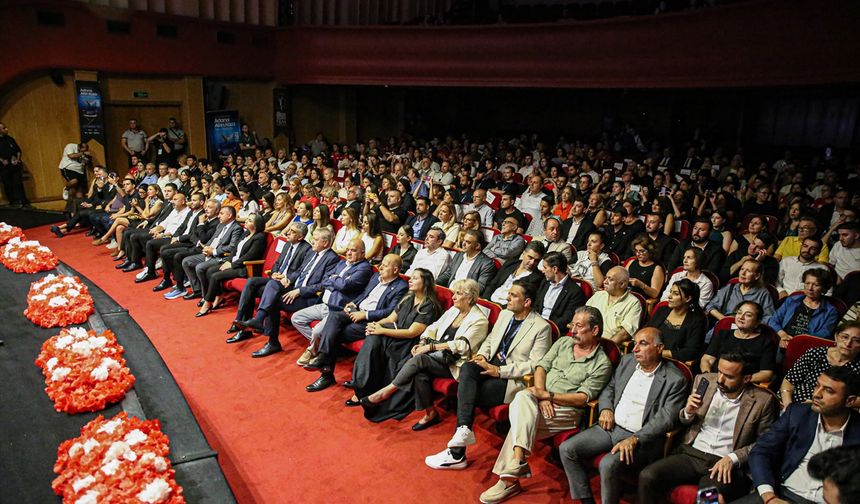 32. Uluslararası Adana Altın Koza Film Festivali'nde 'Onur Ödülleri' törenle verildi