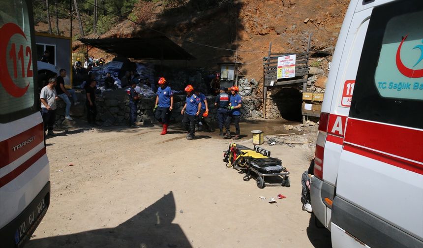 Denizli'de madendeki göçükte mahsur kalan 2 işçiden biri kurtarıldı