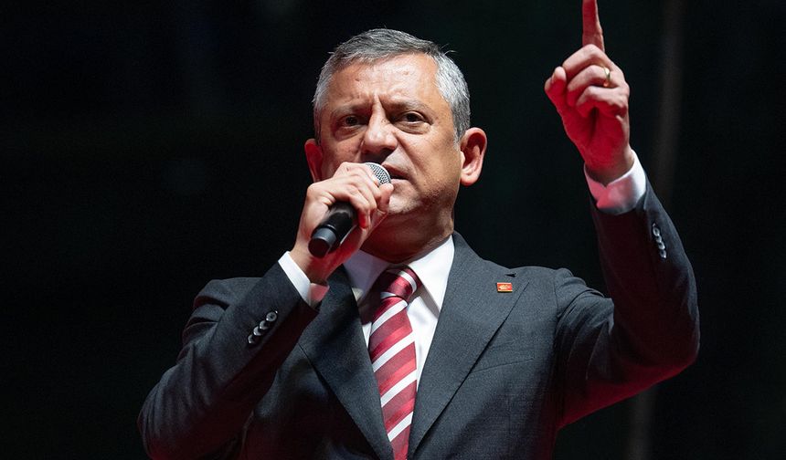 CHP Genel Başkanı Özel, Avrupa ikincisi olan A Milli Erkek Basketbol Takımı'nı kutladı