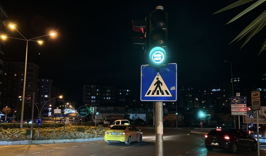 Samsun'da İsrail trafik ışıklarıyla protesto edildi