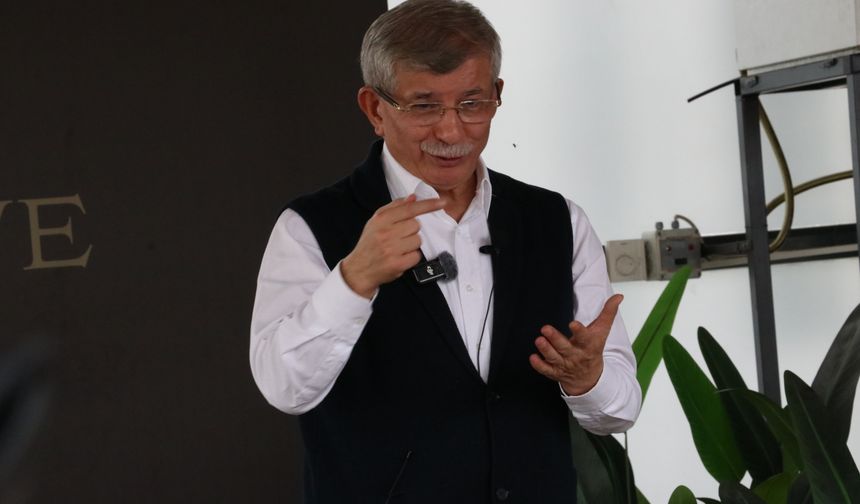 Gelecek Partisi Genel Başkanı Davutoğlu, Kayseri'de 'Küresel Vicdan' konulu söyleşiye katıldı: