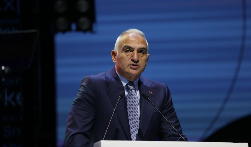 Bakan Ersoy, Antalya'da '15. Uluslararası Resort Turizm Kongresi'nde konuştu: