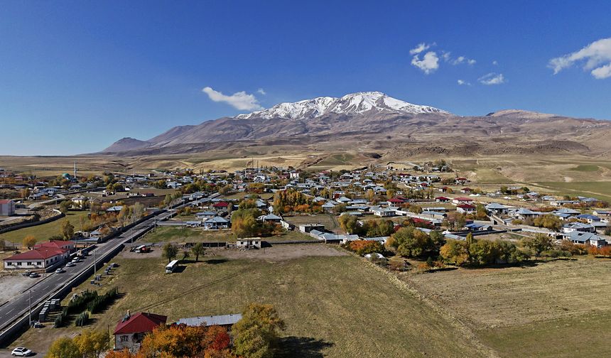 Bitlis'in doğal güzellikleri sonbahar renklerine büründü