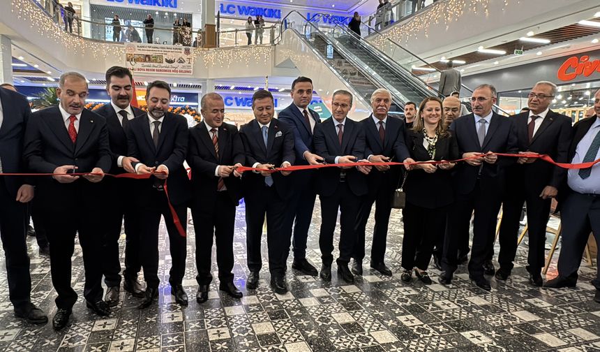 Elazığ'da tutuklu ve hükümlülerin hazırladığı çalışmaların yer aldığı sergi açıldı