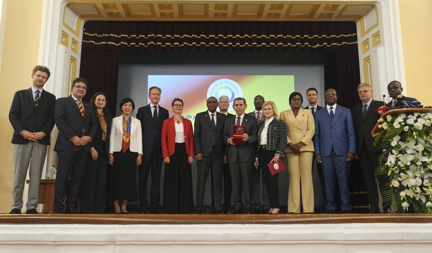 Galatasaray Kulübü Başkanı Dursun Özbek'e '2025 Yılının Frankofon Kişiliği Ödülü' verildi