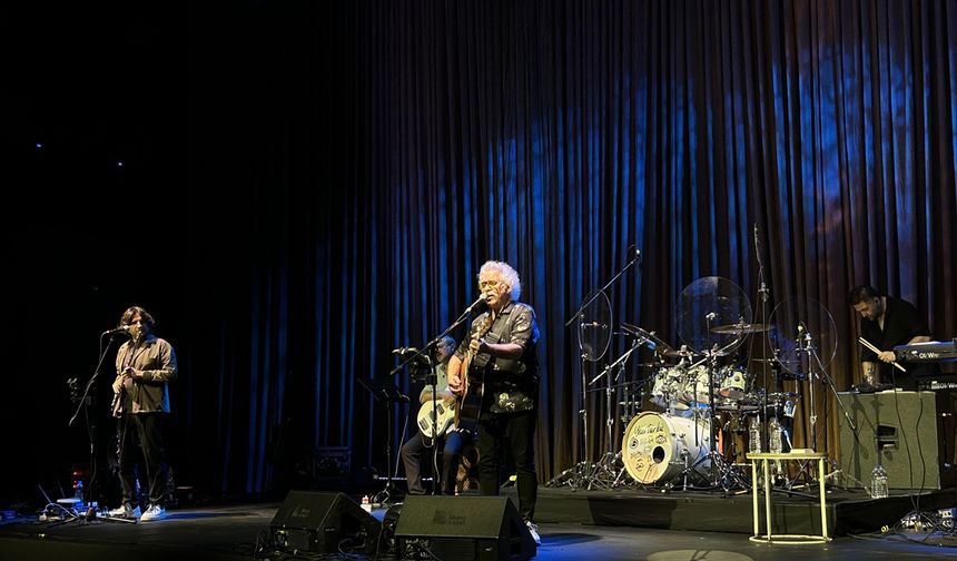 Yeni Türkü, İstanbul'da konser verdi
