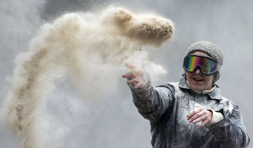 Avrupa'nın en uzun karnavalı Entroido, Galiçya bölgesindeki Xinzo de Limia kentinde başladı