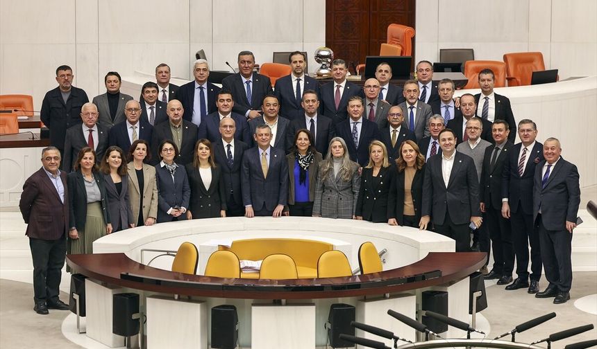 CHP Genel Başkanı Özel, Parlamento Muhabirleri Derneği'ni ziyaret etti:
