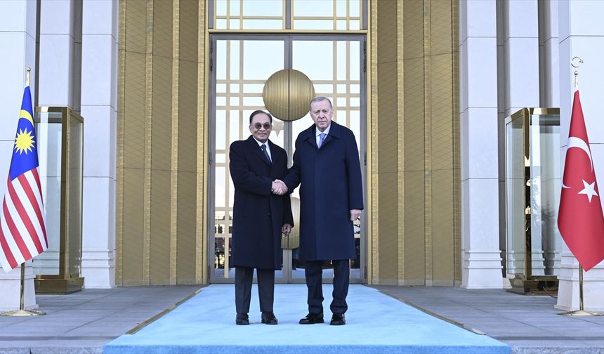 Cumhurbaşkanı Erdoğan, Malezya Başbakanı Enver'i resmi törenle karşıladı