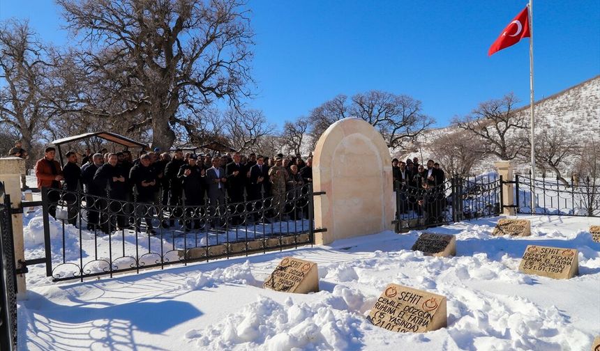 Mardin'de terör örgütü PKK tarafından katledilen 21 kişi için anma töreni düzenlendi