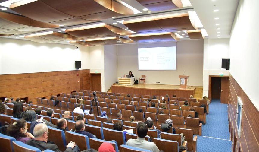 Muğla'da bağımlılıkla mücadele eden uzmanlara eğitim verildi