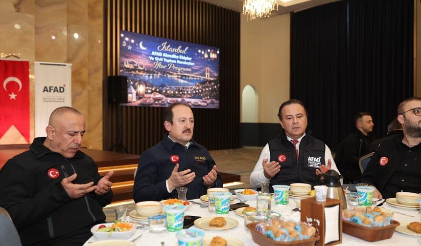 AFAD akredite ekipleri ve sivil toplum kuruluşları, İstanbul'da iftar programında buluştu