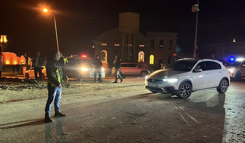 Edirne'de Tunca Köprüsü taşkın riski nedeniyle trafiğe kapatıldı