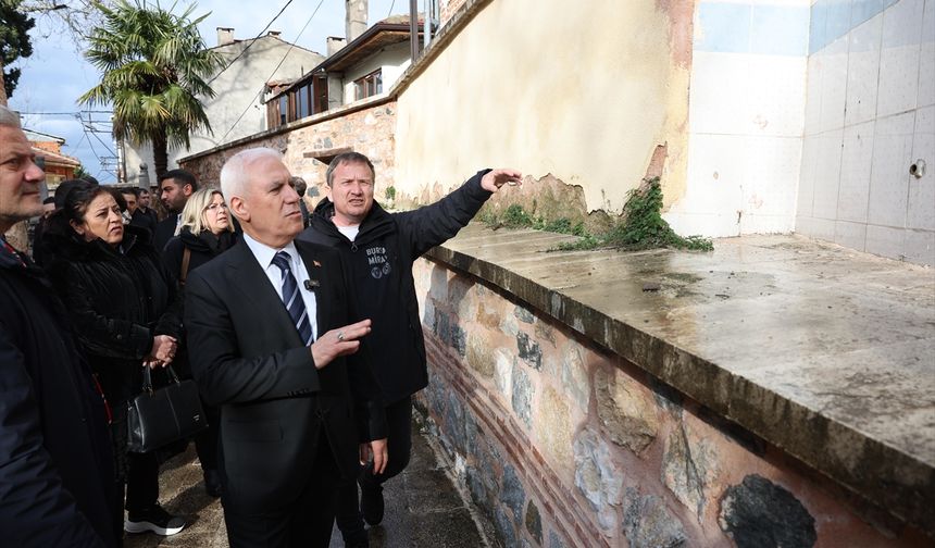 Osmanlı'nın ilk eserlerinden Alaeddin Bey Cami'nin haziresindeki mezar taşları restore ediliyor