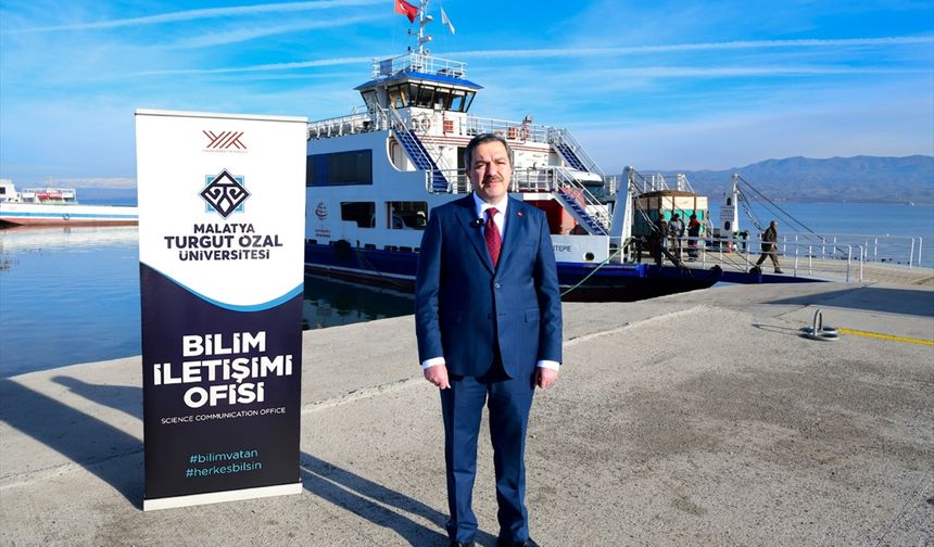 Turgut Özal Üniversitesince Atabey Feribotu'nda 'Bilim Kafe' söyleşisi düzenlendi