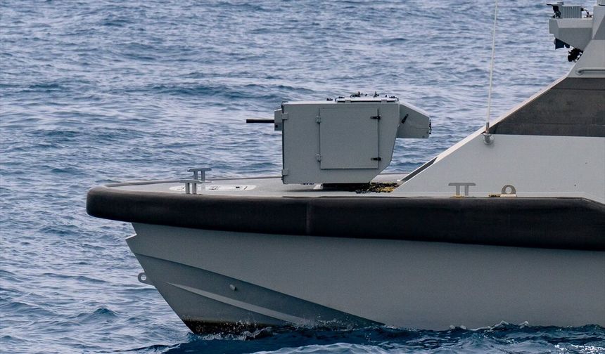 Türkiye'nin ilk silahlı insansız deniz aracı yerli silahıyla göreve başladı