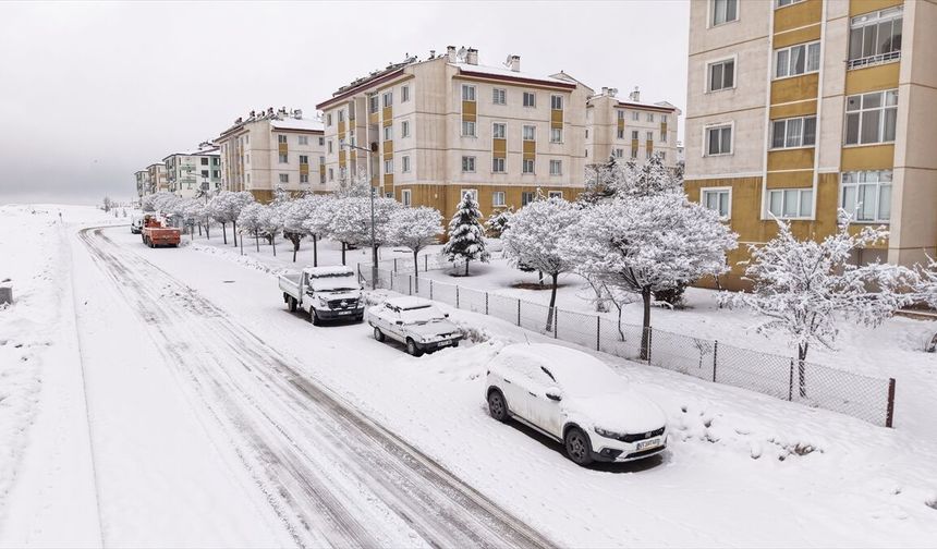 Van, Hakkari, Bitlis ve Muş'ta 498 yerleşim yerine ulaşım sağlanamıyor