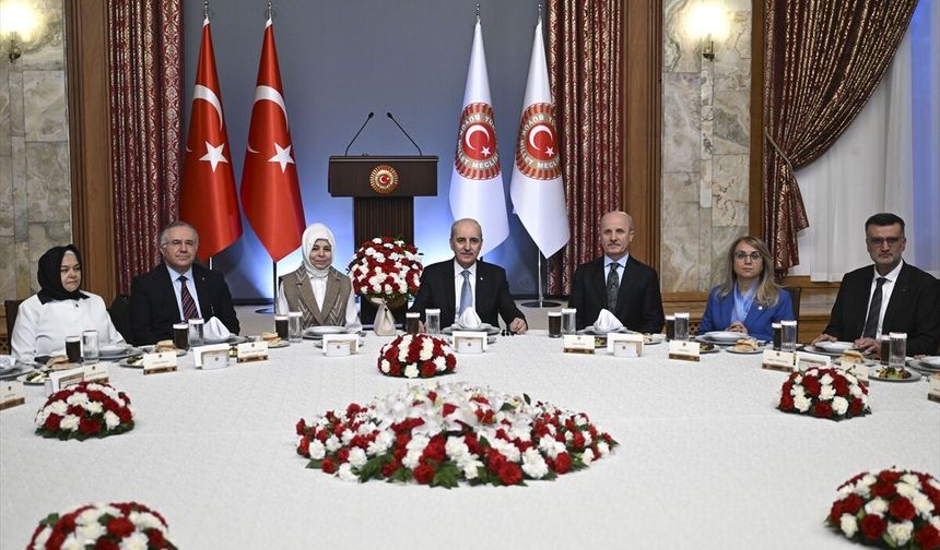 TBMM Başkanı Kurtulmuş, Meclis'te rektörlerle iftarda bir araya geldi: