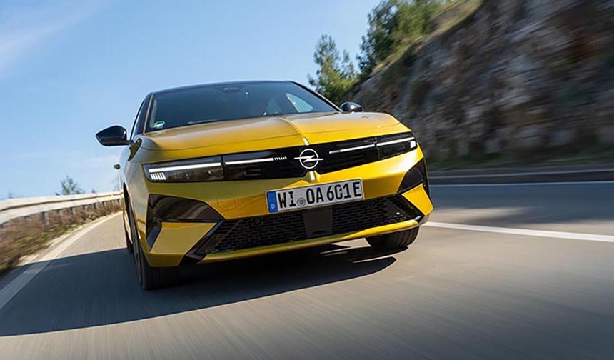 Yenilenen Opel Astra Nisan’da Türkiye’de