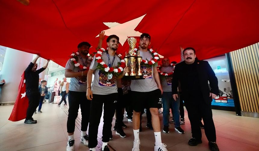 23 Yaş Altı Dünya İşitme Engelliler Futbol şampiyonu milliler, yurda döndü