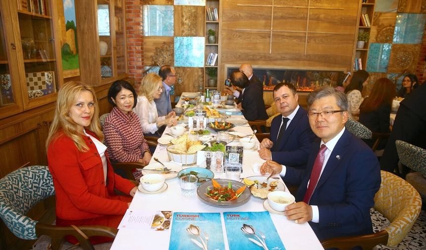 Azerbaycan'da Türk mutfağının geleneksel tatları tanıtıldı