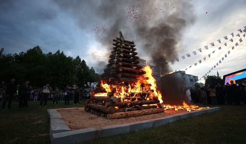 Kırklareli'nde geleneksel 'Kakava ateşi' yakıldı