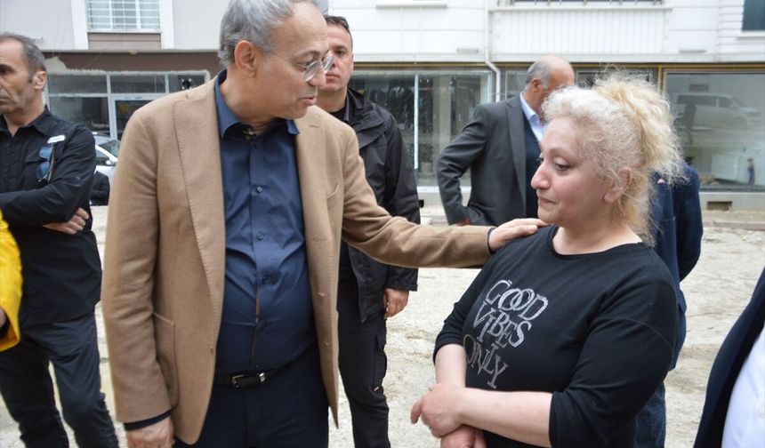 MHP Genel Başkan Yardımcısı Topsakal, selden etkilenen Havza'yı ziyaret etti