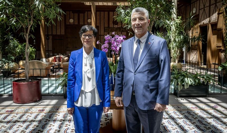 Bakan Bolat, AB'nin Genişlemeden Sorumlu Komiseri Kos ile görüştü: