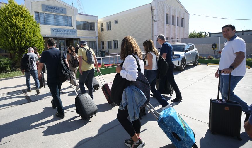 Çanakkale-Limni Adası feribot seferleri başladı
