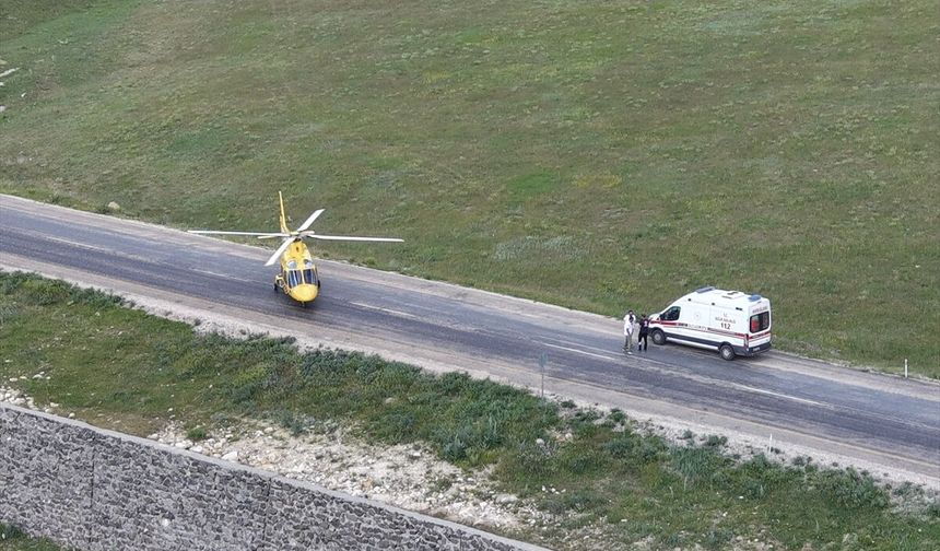 Erzurum'da fenalaşan şeker hastası için ambulans helikopter kara yoluna indi