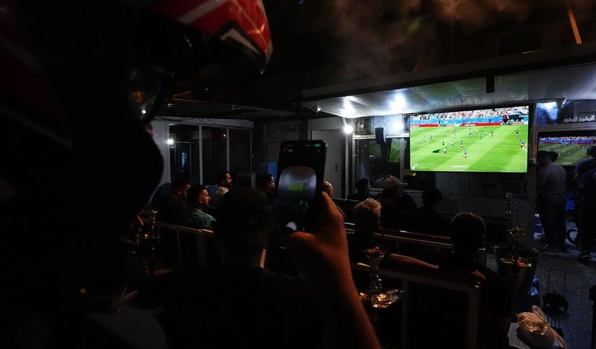 Iraklıların, ülke milli takımının Dünya Kupası maçı öncesi heyecanı sokaklara yansıdı