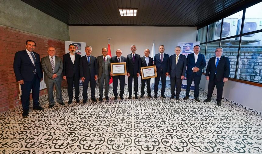 KARDEMİR'de Güleç'e ve Yolbulan'a onursal başkanlık ünvanları verildi