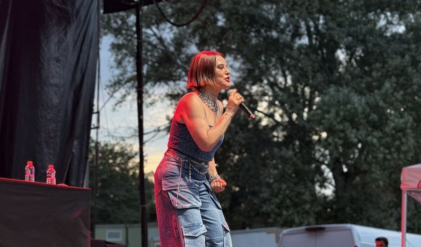 Kırkpınar Festivali'nde 90'lar Türkçe pop konseri düzenlendi