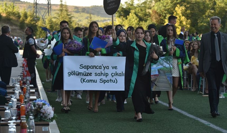 Sakarya Uygulamalı Bilimler Üniversitesi, 3 bin 450 öğrencisini mezun etti