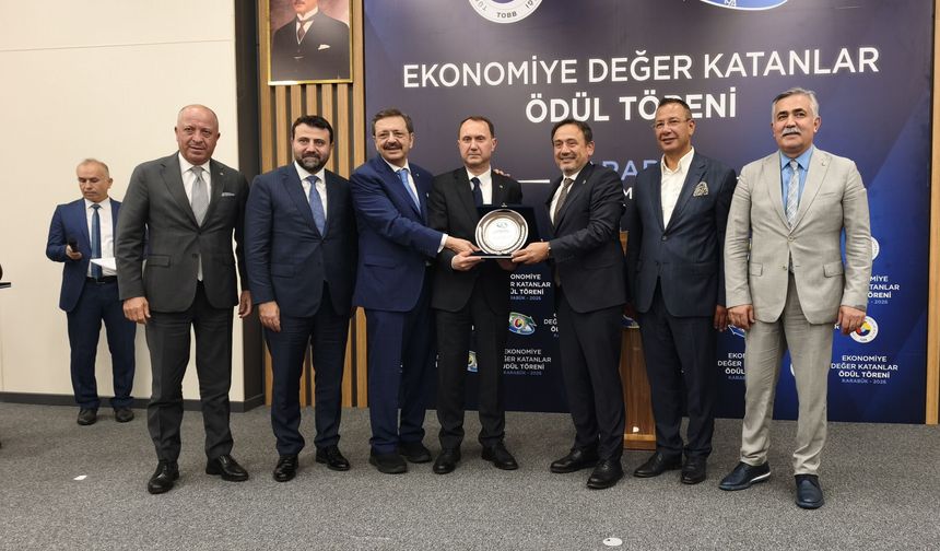 TOBB Başkanı Hisarcıklıoğlu, Karabük'te 'Ekonomiye Değer Katanlar Ödül Töreni'ne katıldı: