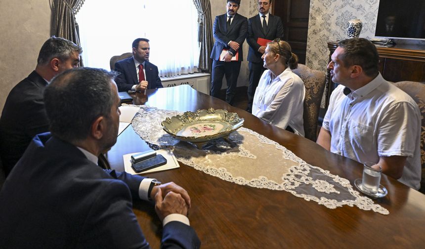 Adalet Bakanı Gürlek, yorgun mermi isabet etmesi sonucu hayatını kaybeden Emir Yuşa'nın ailesiyle görüştü