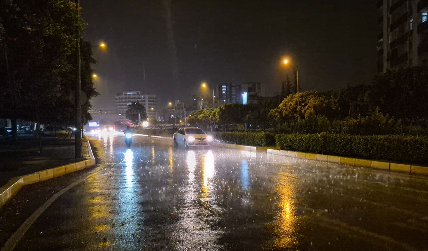 Adana'da sağanak etkili oldu