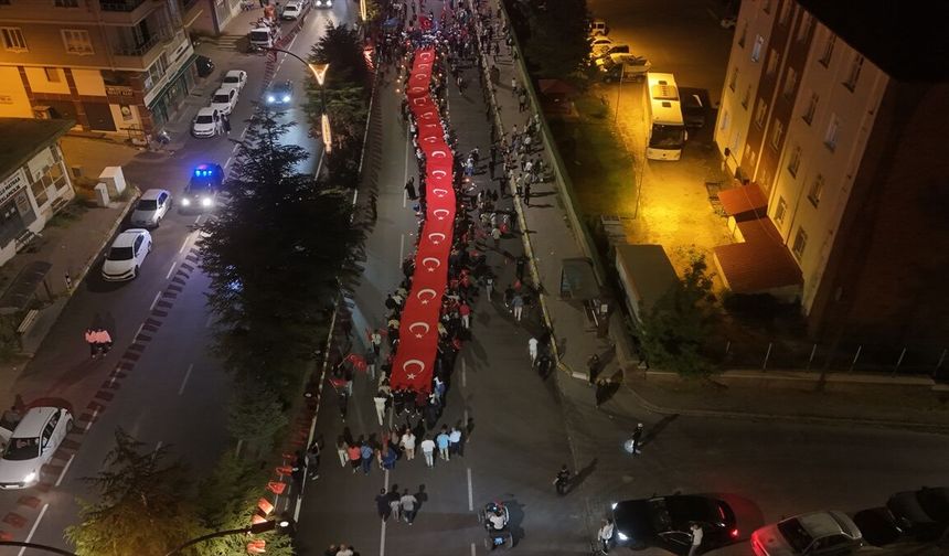 Ahlat'ta Malazgirt Zaferi kutlamaları kapsamında konser ve bayraklı yürüyüş düzenlendi